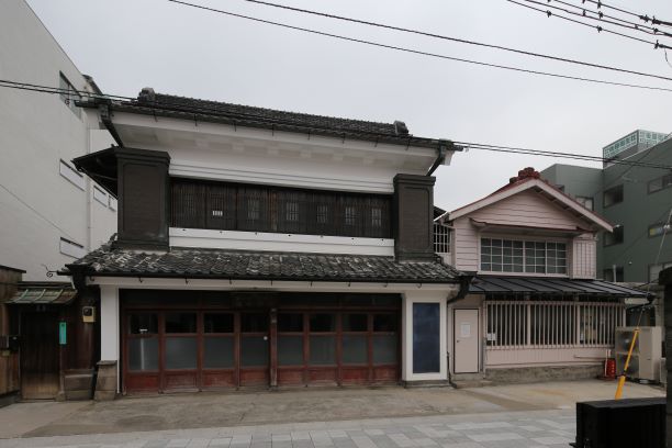 牧野本店店蔵・主屋・土蔵